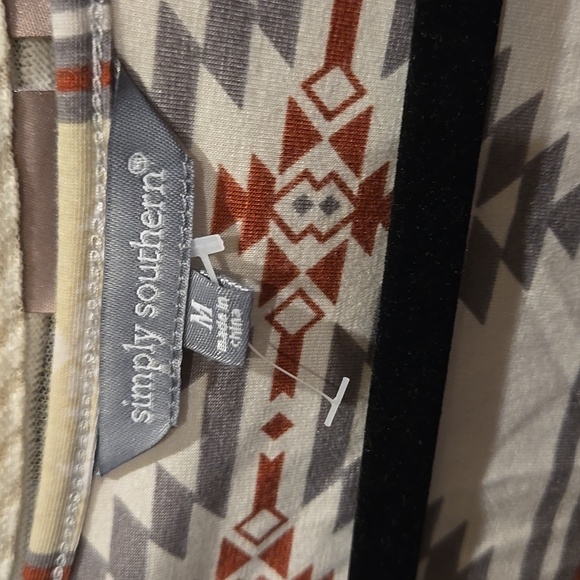 18. NWOT Simply Southern Boho Aztec Print Peplum Blouse - Picture 2 of 2